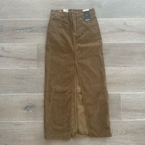 Levi’s Ankle Column Corduroy Skirt in Size 24